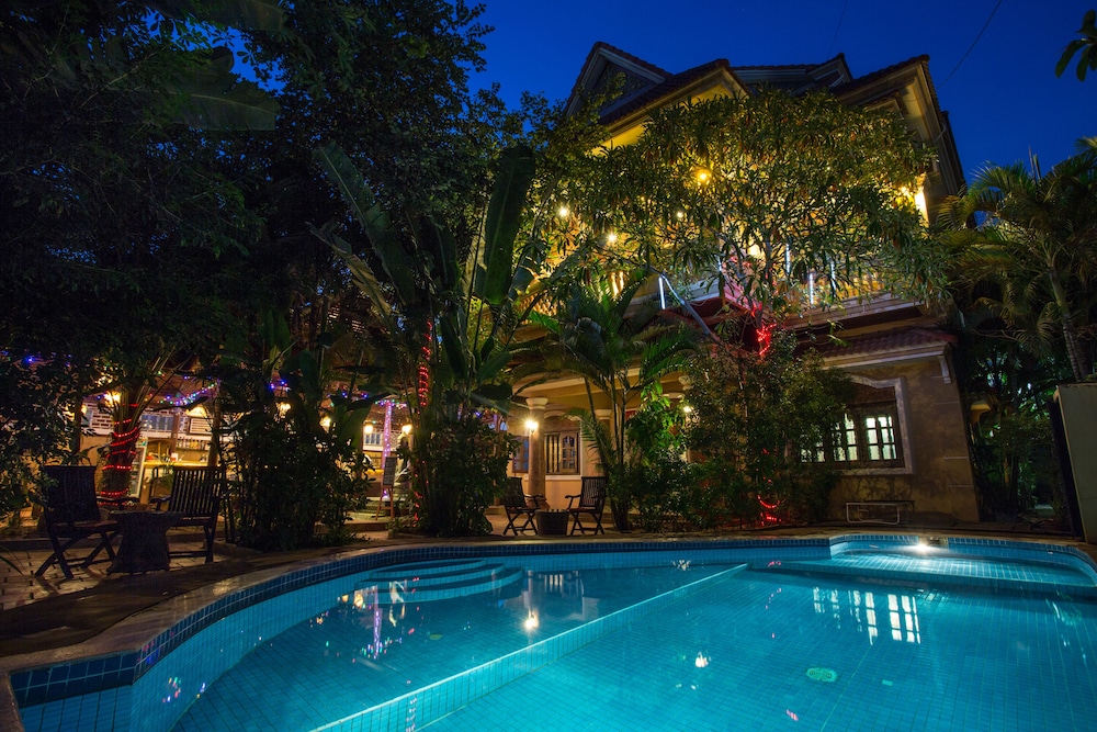 Le Tigre Hotel 44/48