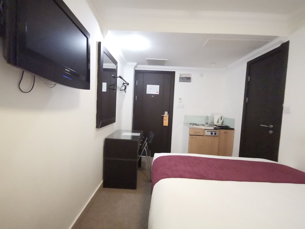 Economy, Basement, Double Bed، The Royale Chulan Hyde Park 2/10