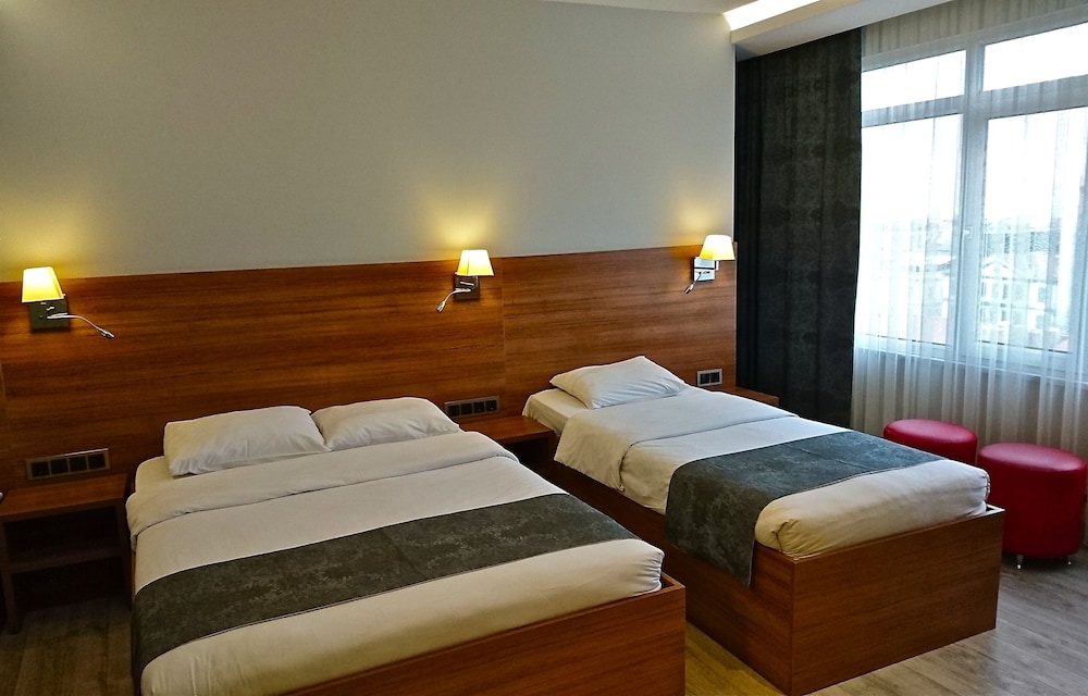 Nur Hotel 5/33