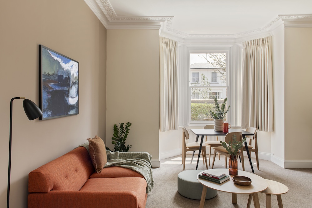 SACO Reading - Castle Crescent 44/64