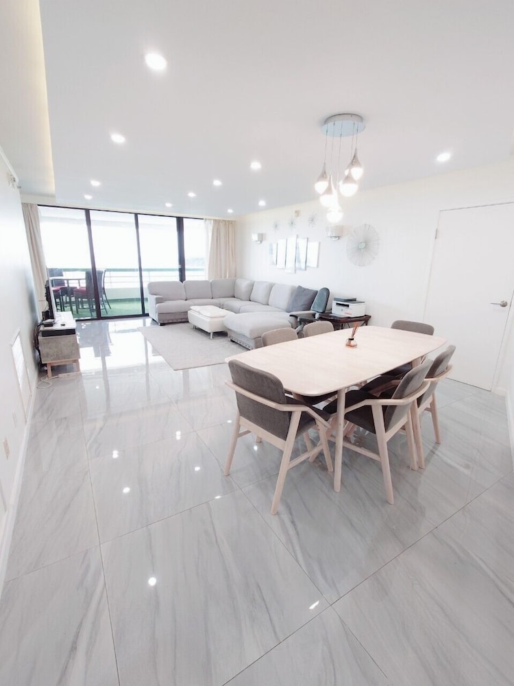 Alupang Beach Tower 50/73