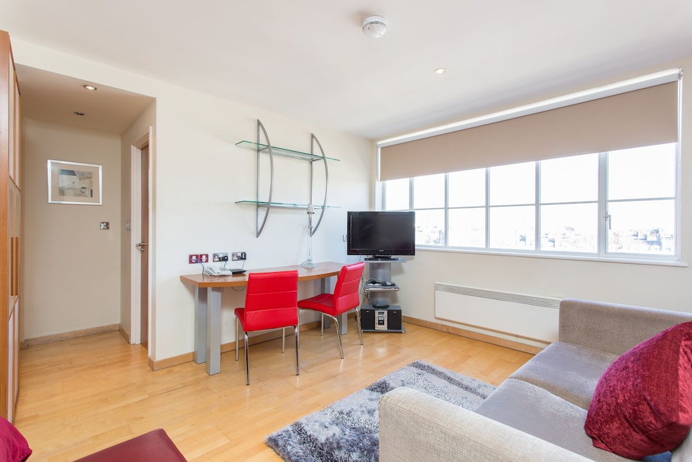 Roland House Apartments 36/54