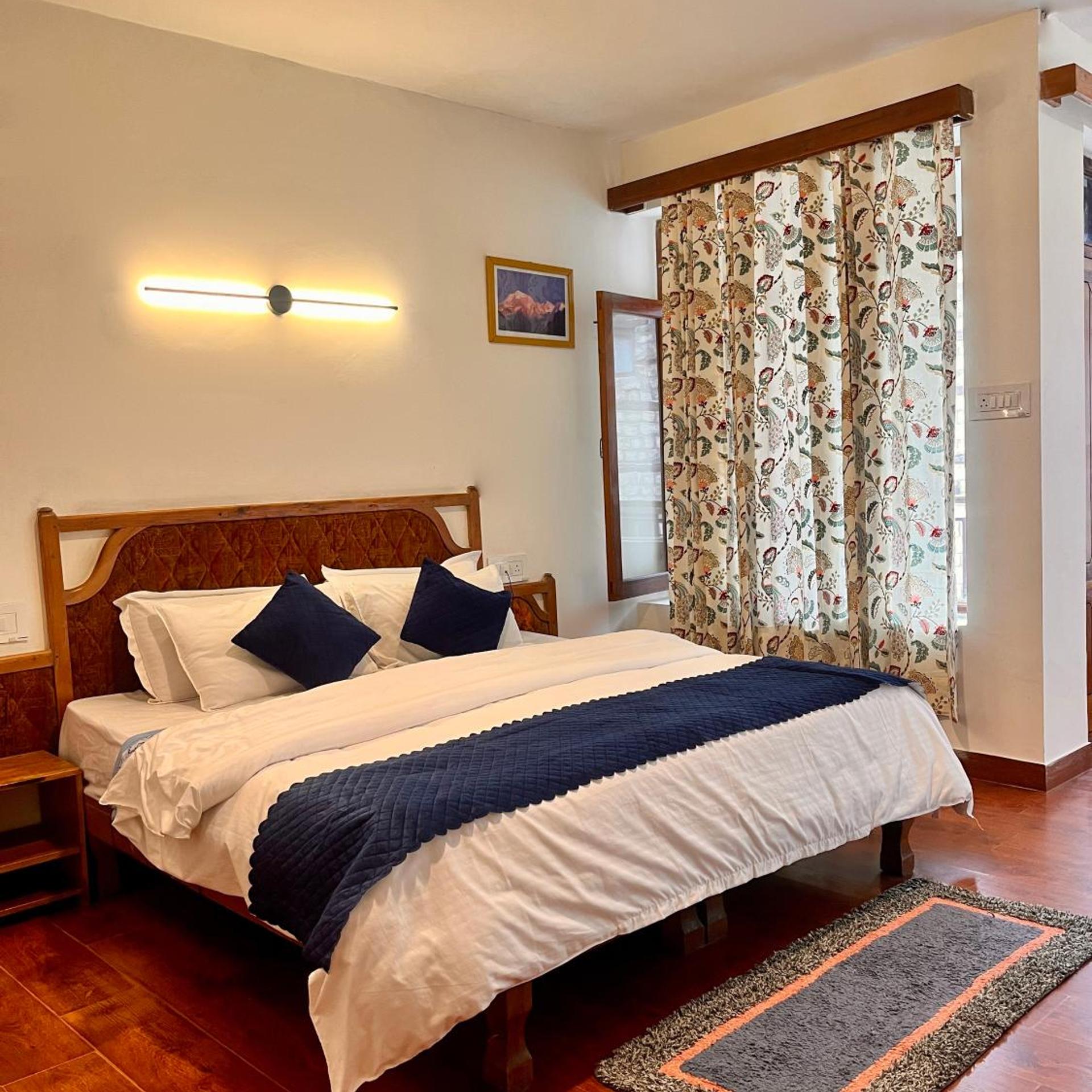 TOURIST HOTEL 17/55
