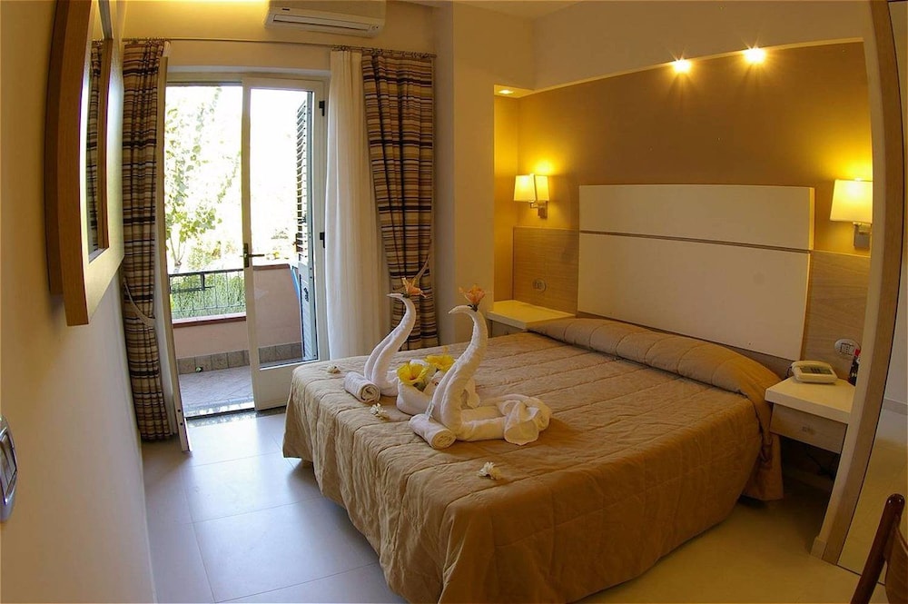 VILLAGGIO RESIDENCE OLD RIVER 33/66