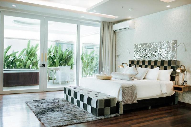 SUITE, GARDEN VIEW
