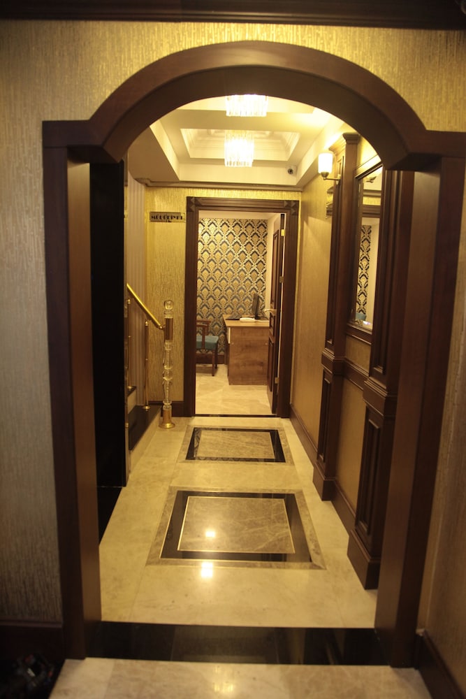 Golden Pen Hotel 24/45