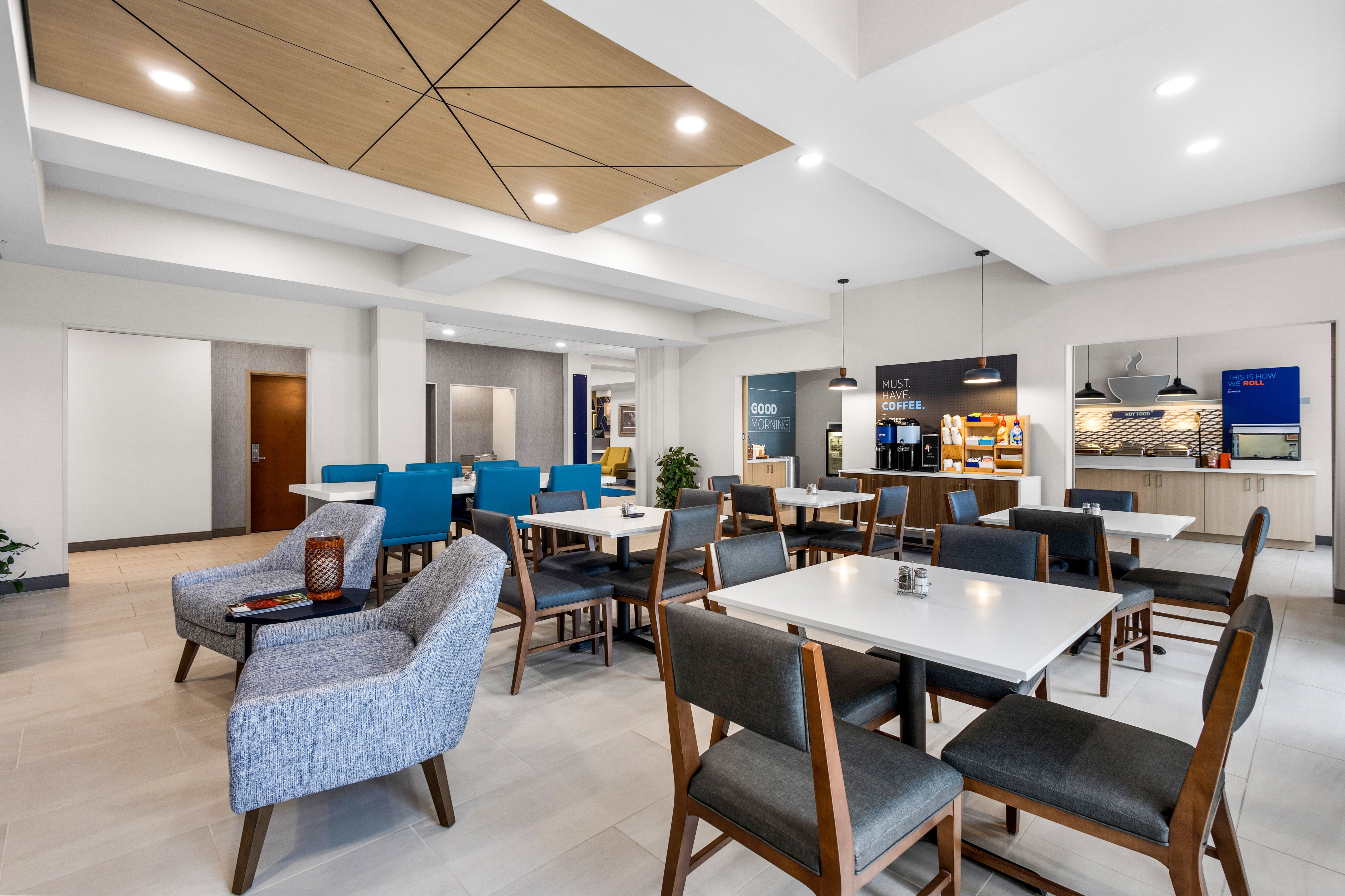 Holiday Inn Express Hotel Suites Van Wert 61/72
