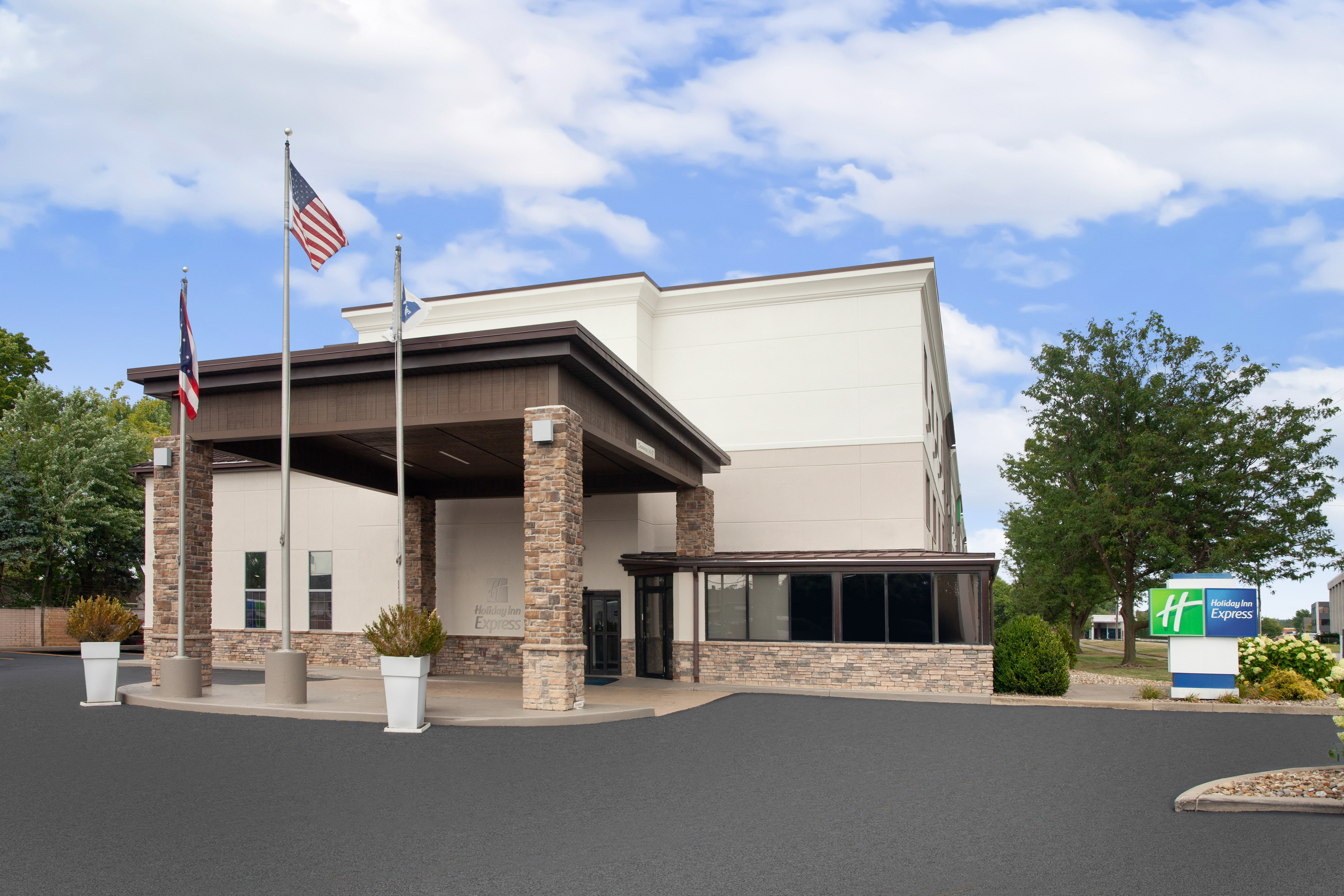 Holiday Inn Express Cleveland Airport Brookpark 5/50