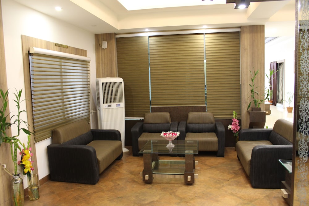Hotel Samrat 34/45