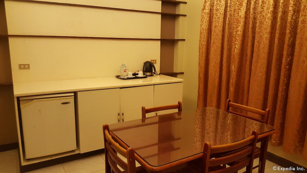 Dumaguete Royal Suite Inn 4/50