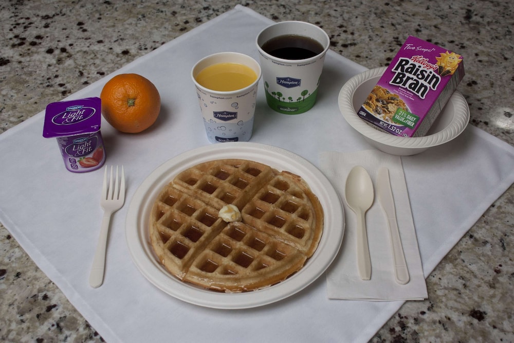 Hampton Inn Burlington, WI 22/58