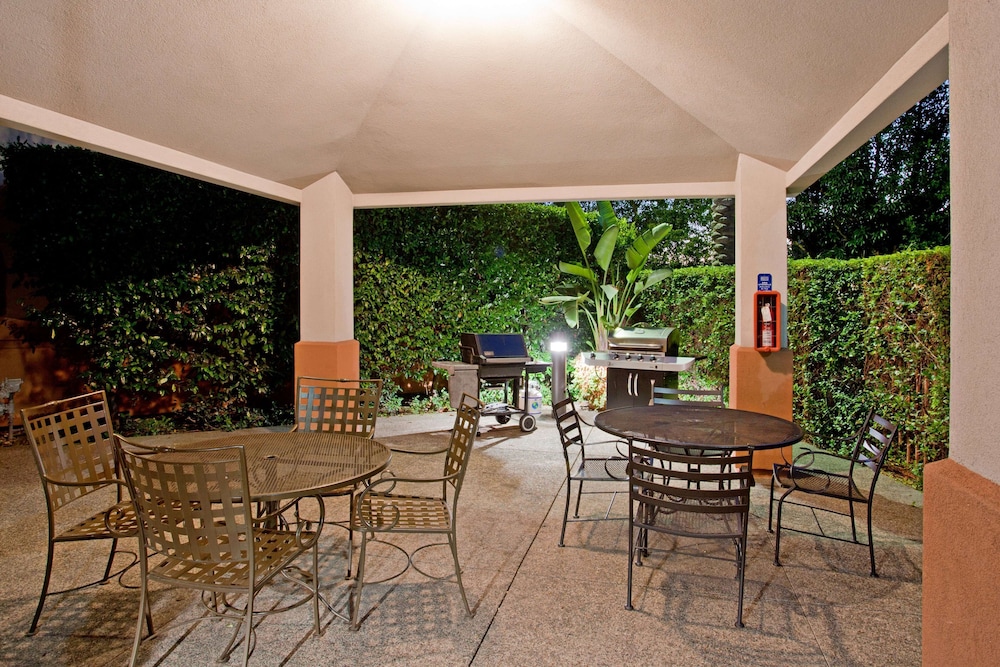 Sonesta Simply Suites Orange County Airport 23/31