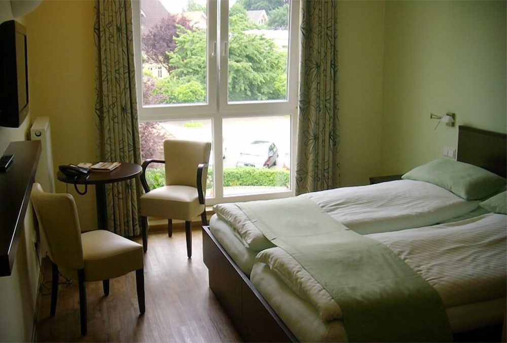 Room, Double Bed, Hotel Evering 2/5
