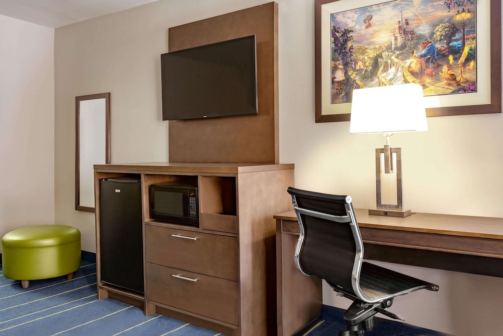 Days Inn & Suites By Wyndham Anaheim At Disneyland Park 38/44