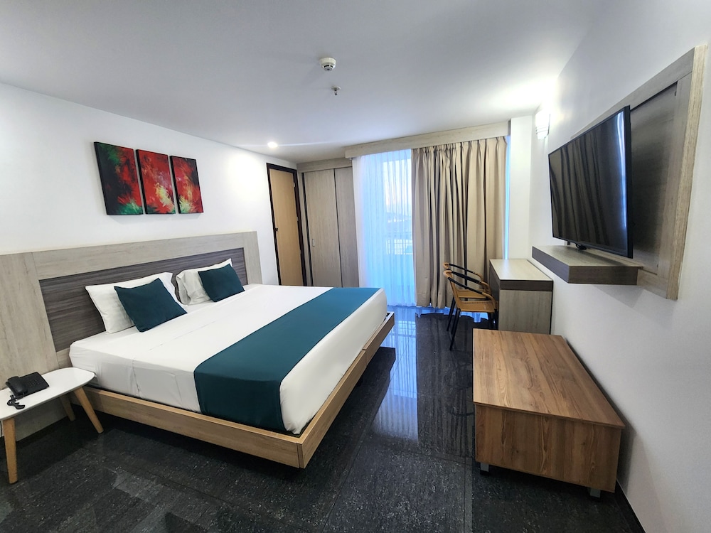 Hotel BE Suites Cali 12/50