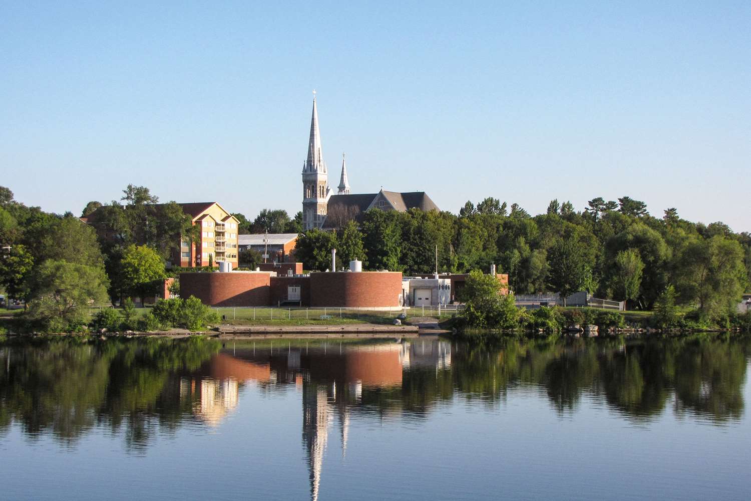 Ramada by Wyndham Arnprior 24/27