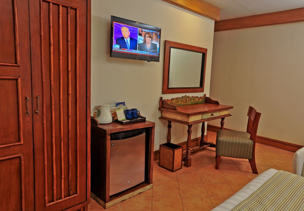 Costabella Tropical Beach Hotel 56/78