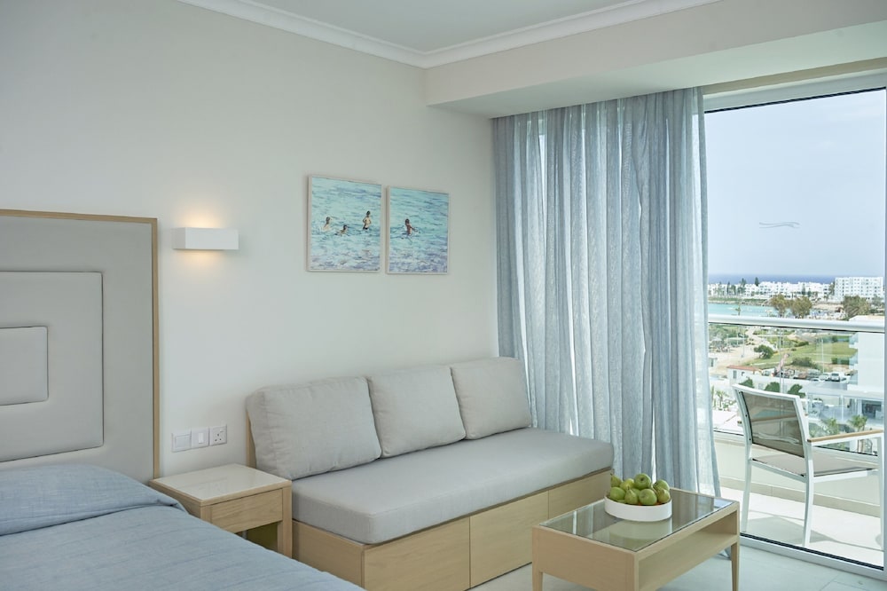 Sunrise Beach Hotel 17/45