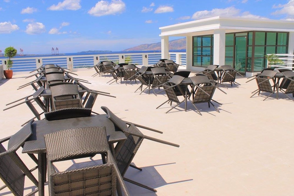 Terrace Hotel 6/26