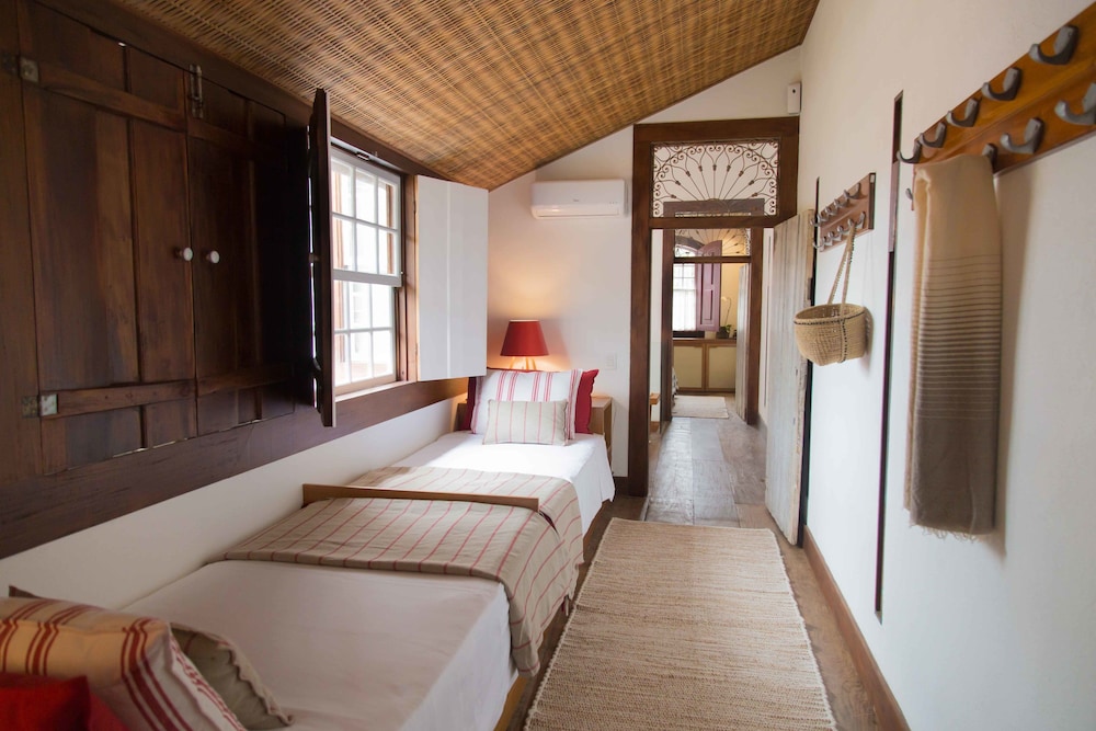 Aurora, Villa, King and Twin Beds