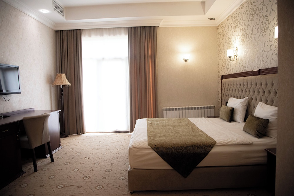 Capitol Hotel 15/50