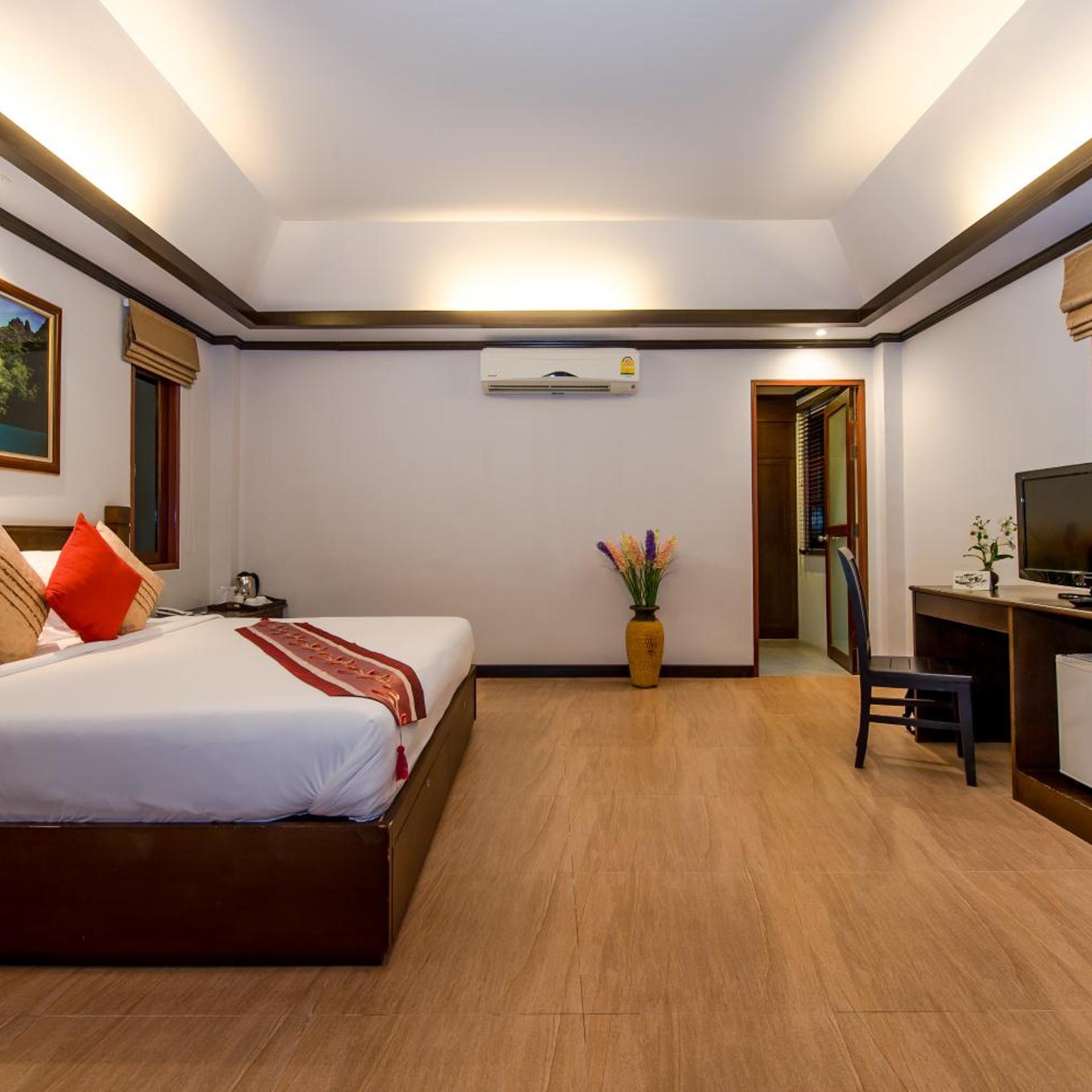 Villa, Pool Access