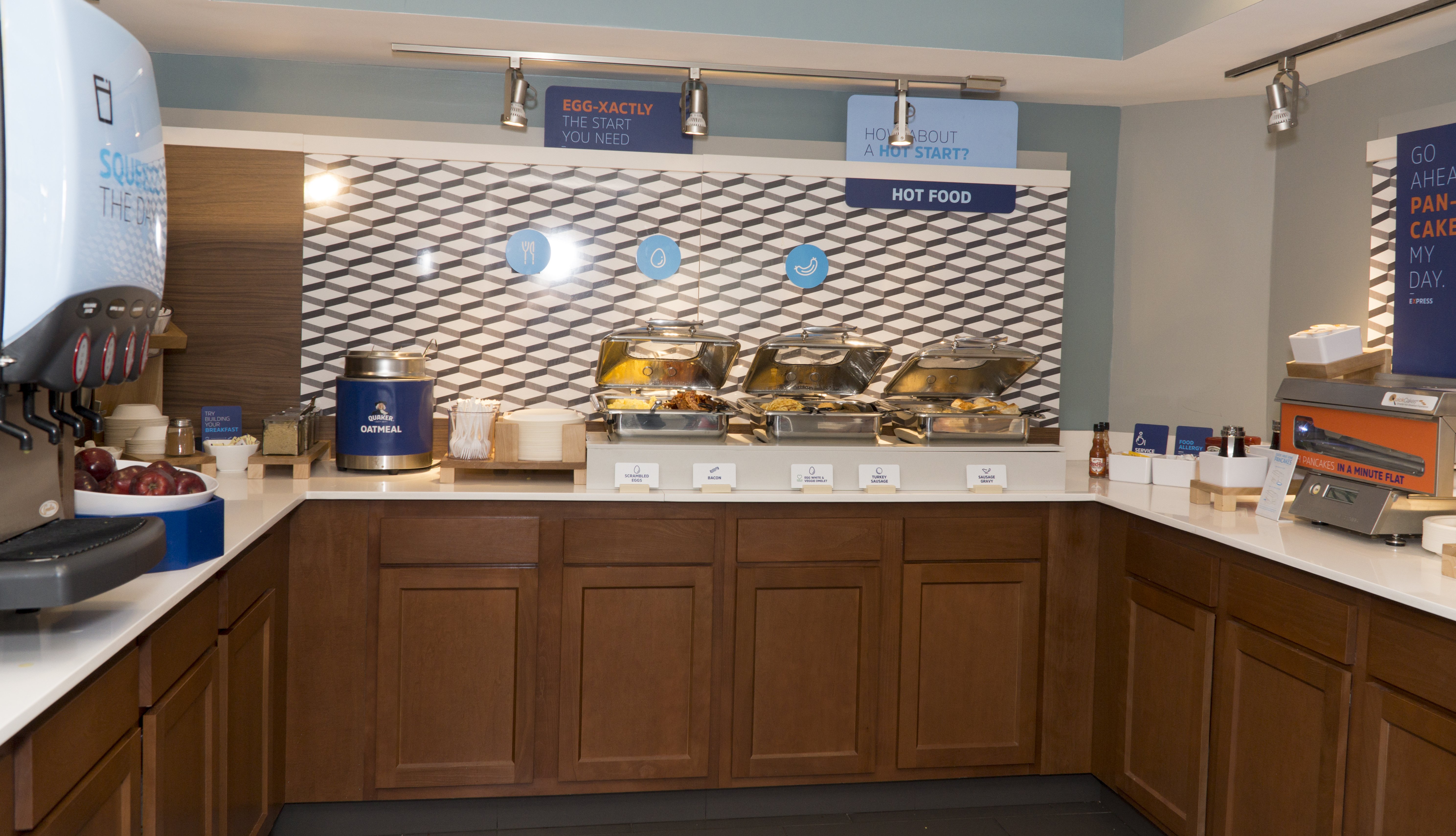 Holiday Inn Express Hotel & Suites Madison 9/60