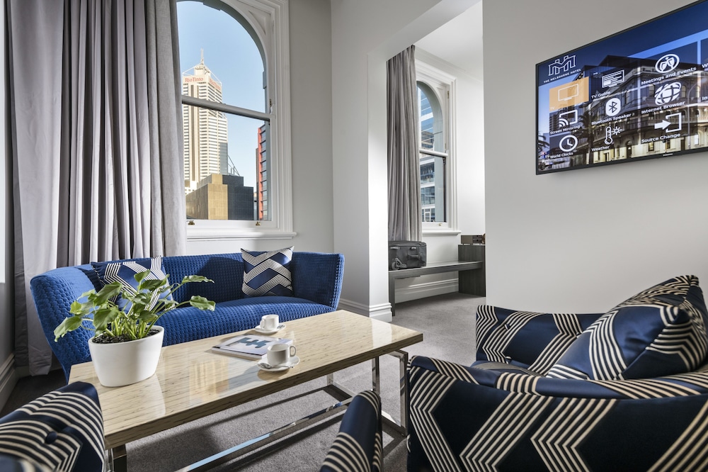 The Melbourne Hotel 44/69