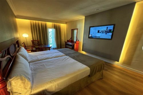 Plaza, Double or Twin Bed