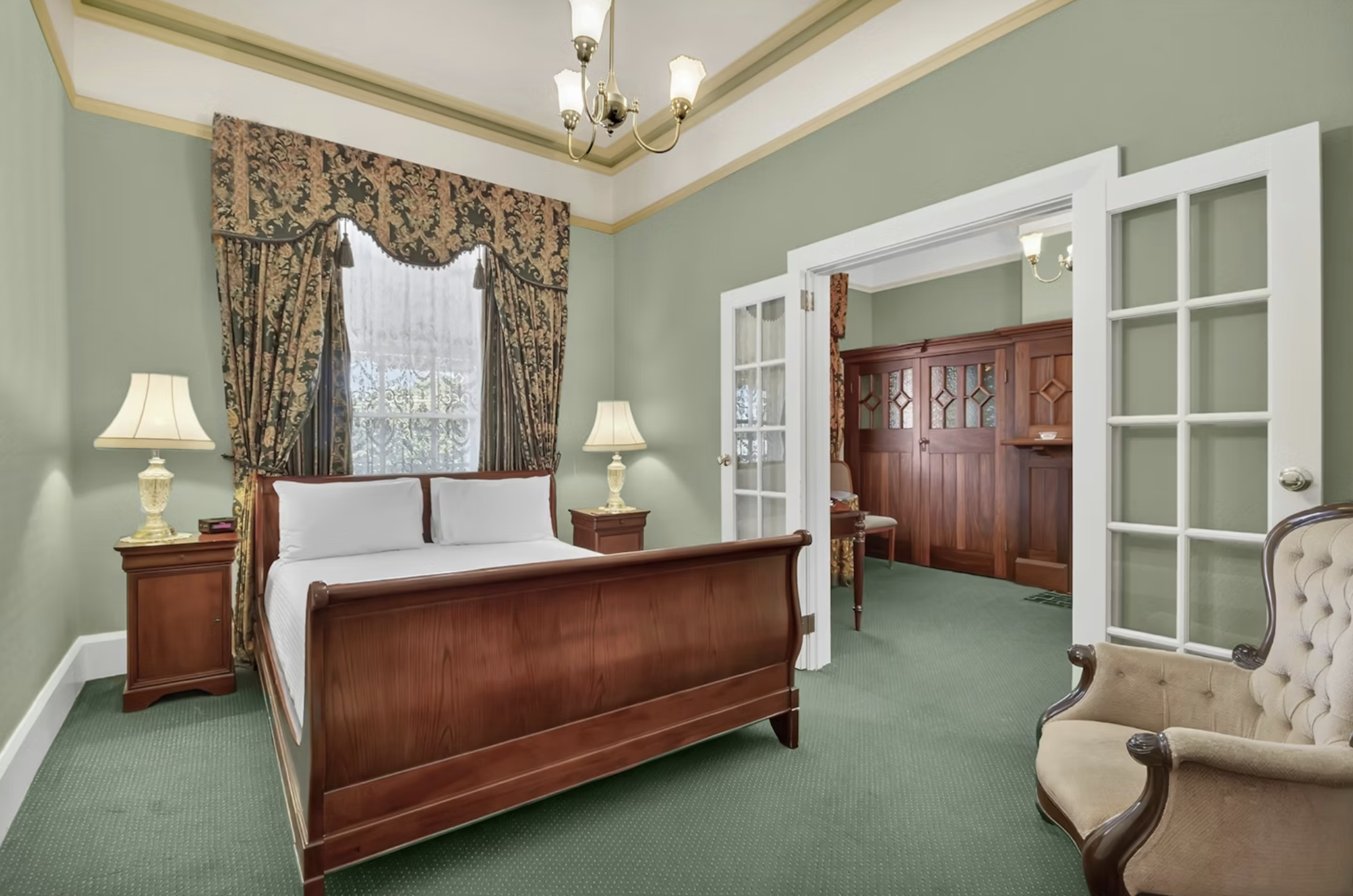 Clifton Motel & Grittleton Lodge (ex The Clifton) 12/25