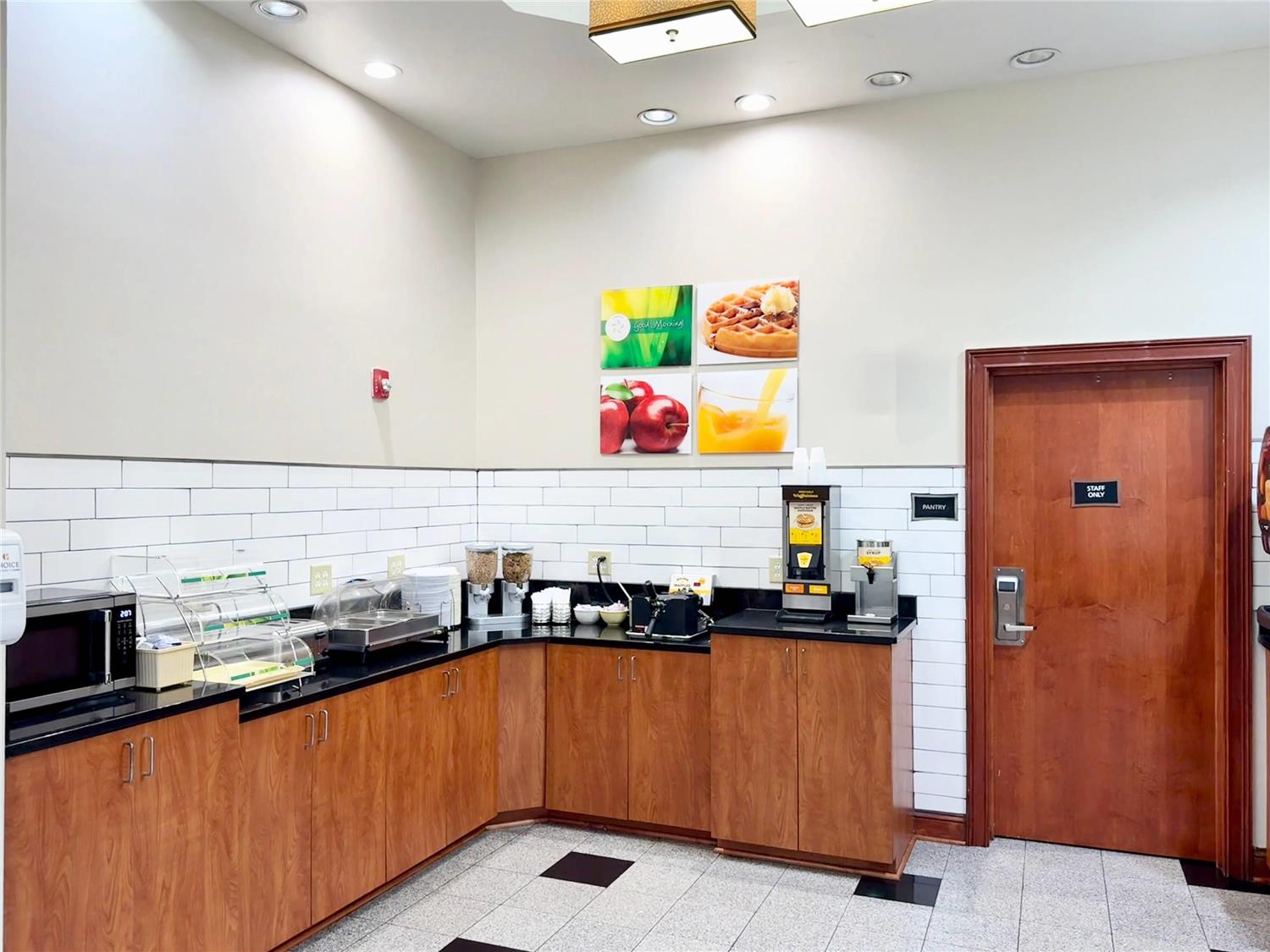 Quality Inn & Suites Greenville I-65 11/34