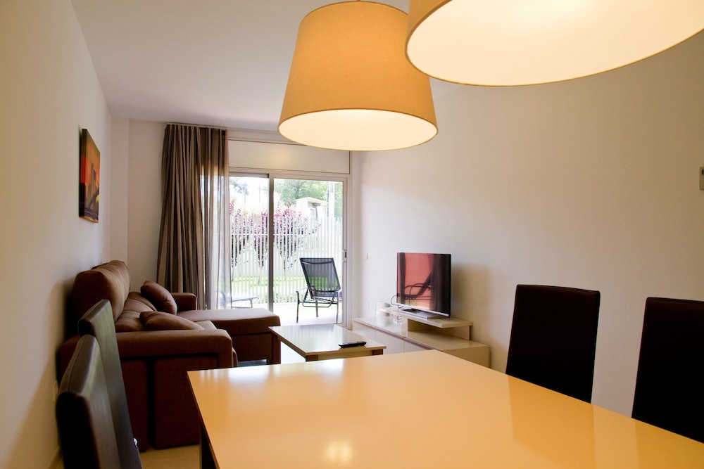Rentalmar Families Paradise Village 23/43