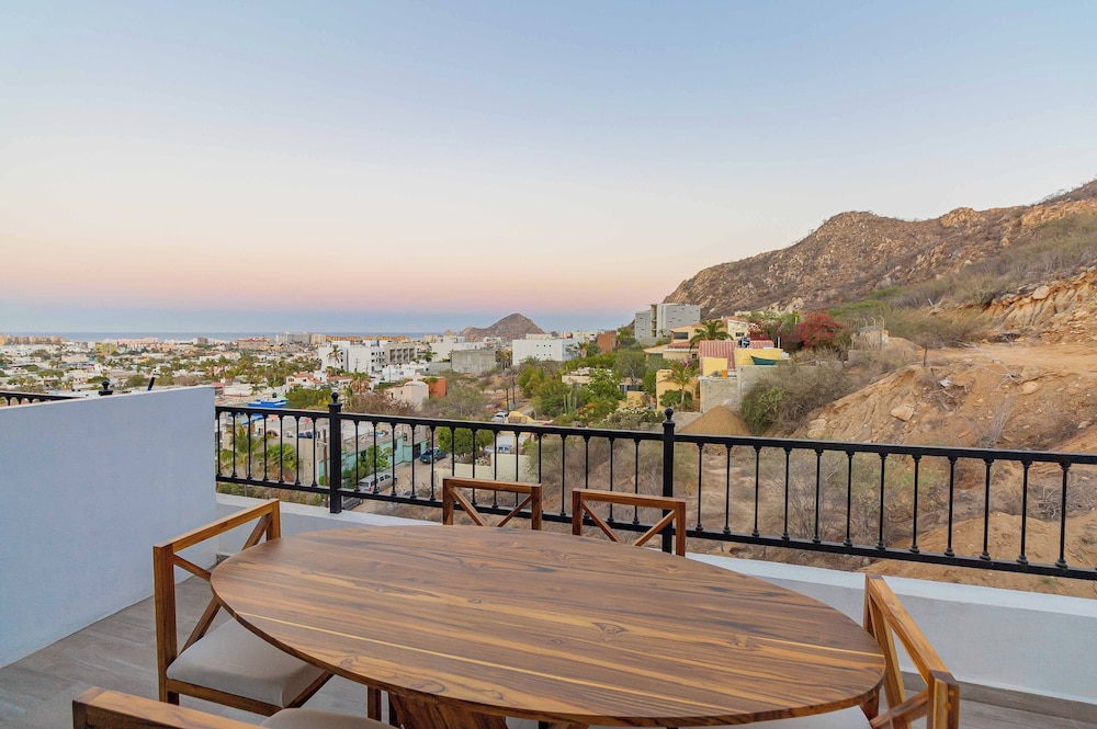 Collection O Morgan City Center, Los Cabos 52/57