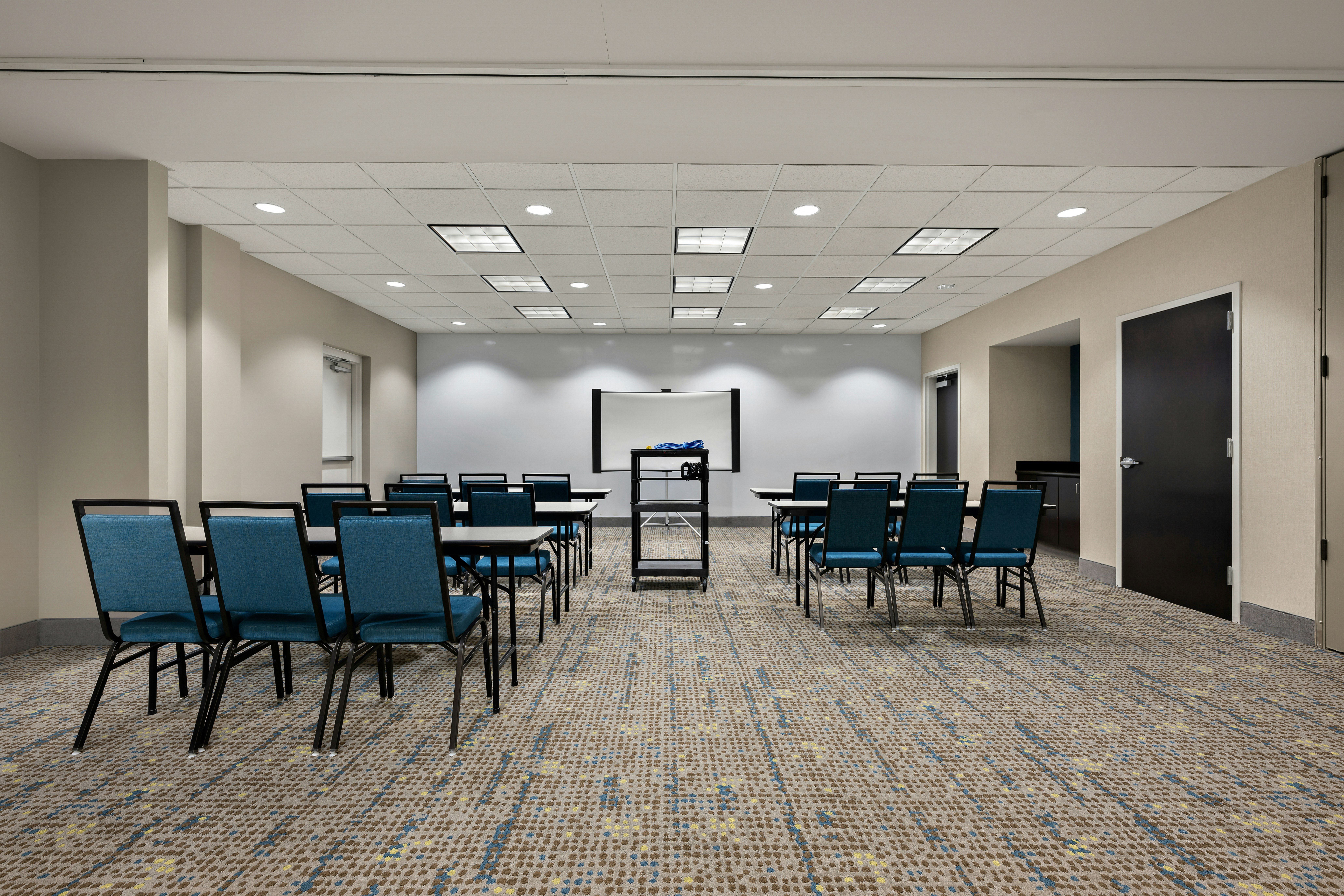 Hampton Inn Birmingham Leeds 65/74