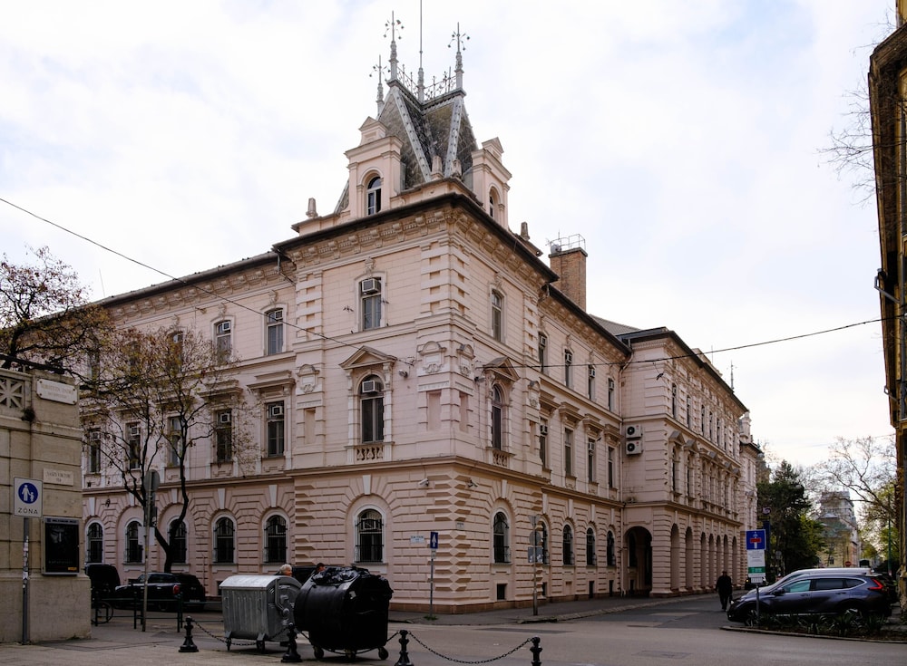 Tisza Hotel 4/50