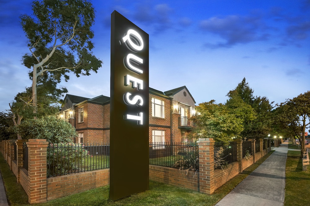 Quest Dandenong 8/27