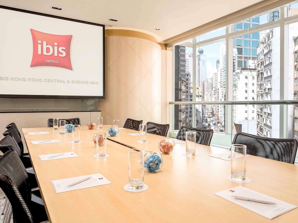 Ibis Hong Kong Central & Sheung Wan Hotel 52/65
