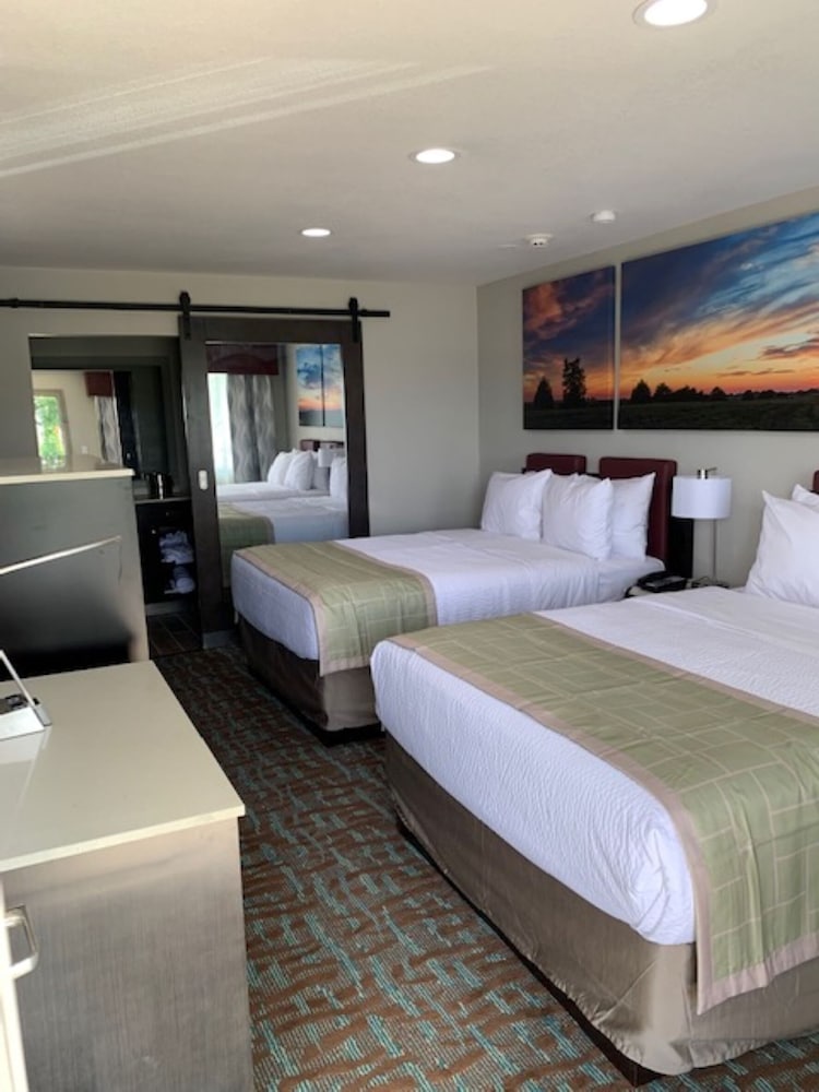 Days Inn by Wyndham Bellville Mansfield 12/30