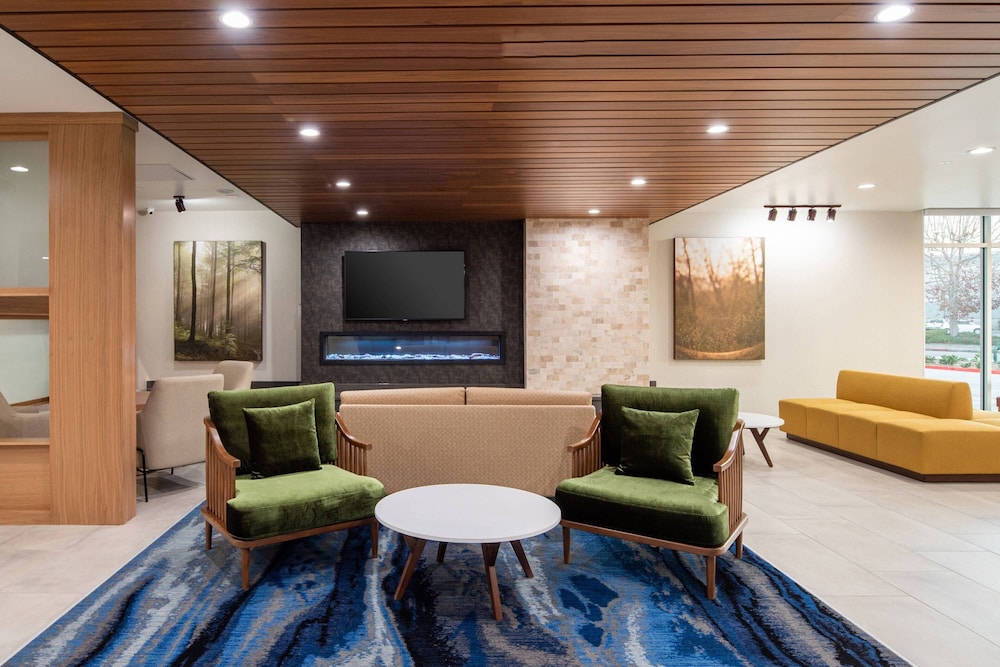 Fairfield Inn & Suites by Marriott Anaheim Los Alamitos 25/46