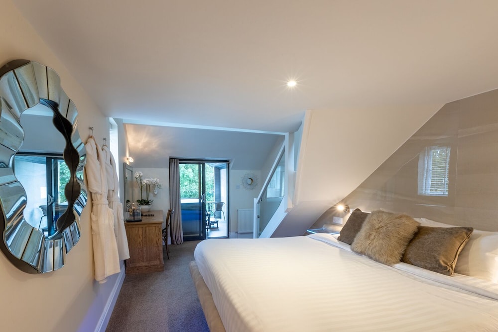 Lakes Hotel and Spa (ex The Burnside Hotel and Spa) 29/84