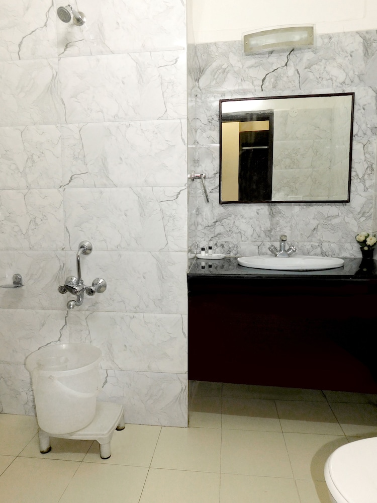 Oyo 12944 Hotel Crystal Palace 19/22