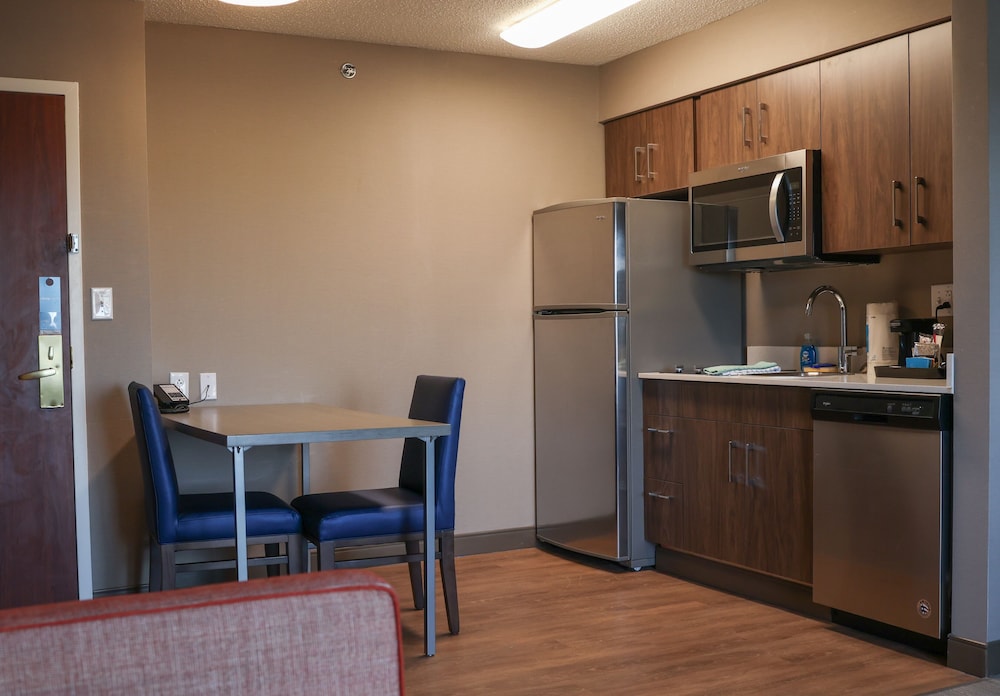Hampton Inn Suites Scottsburg 7/82