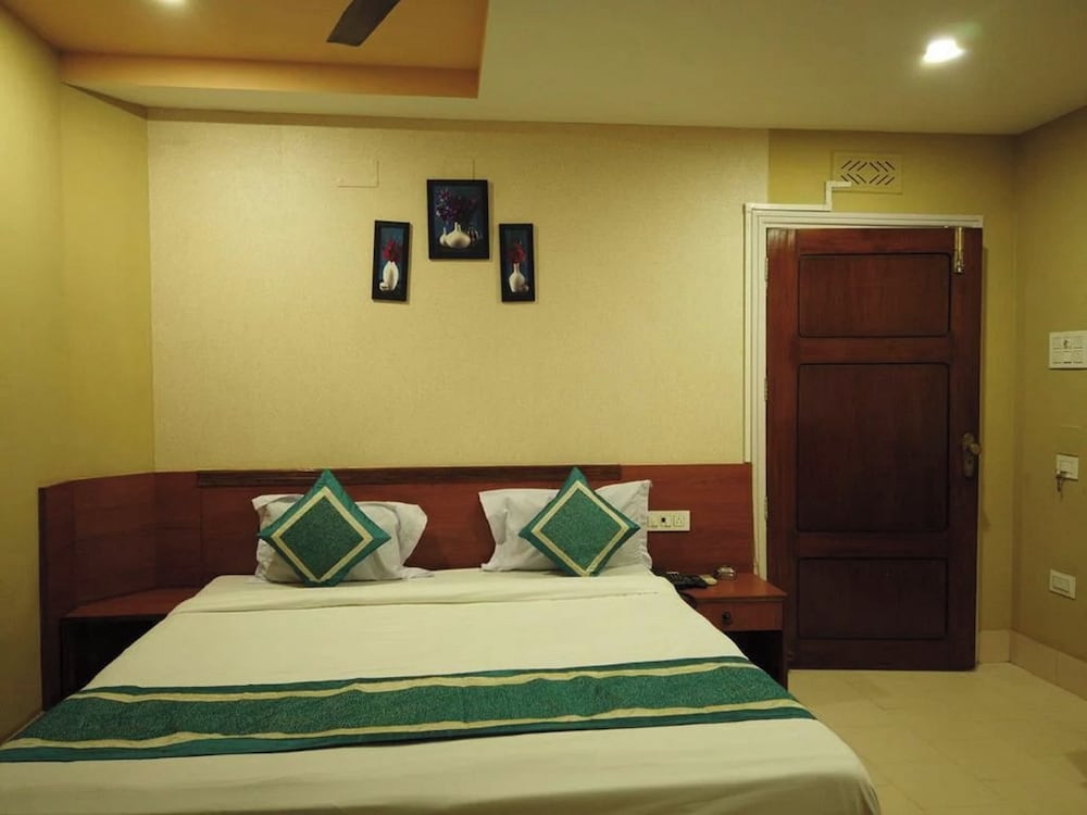 Ecotel Vinayak 12/31