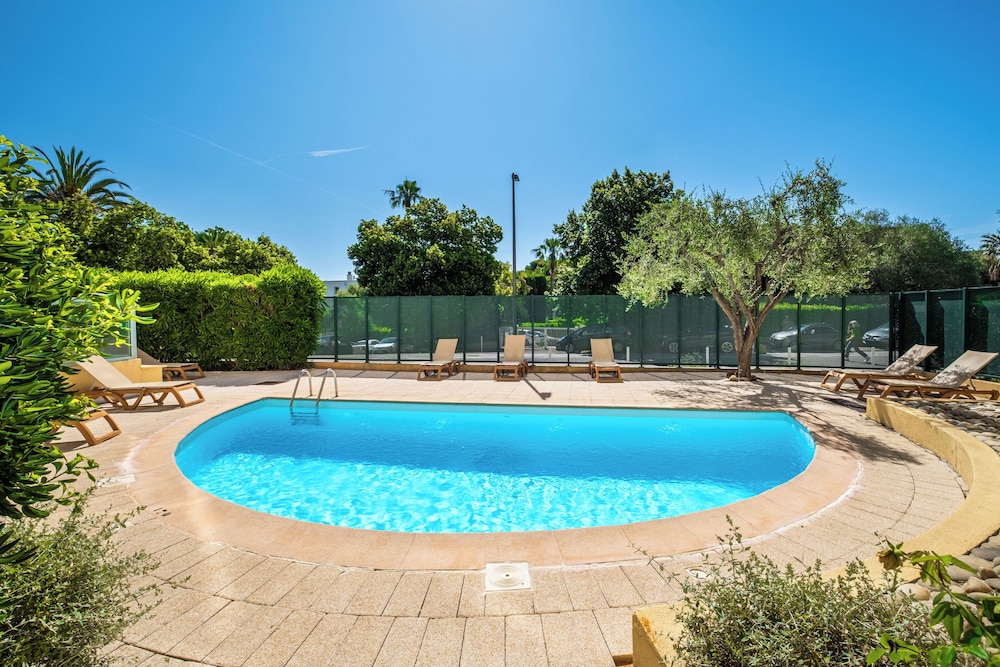 RESIDENCE LA ROSTAGNE 42/50