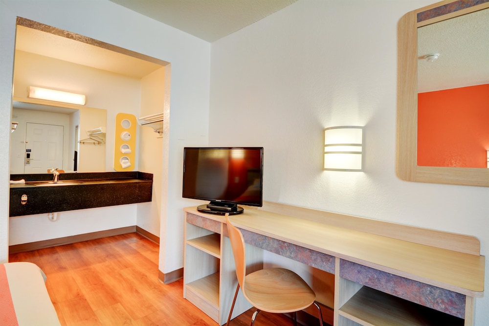 Motel6 Southington, CT - Hartford 31/43