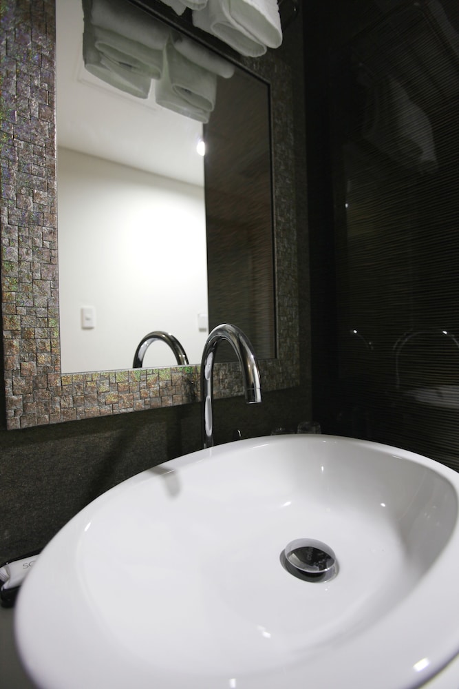 Eins Hotel 33/47