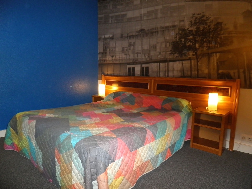 Room at Hotel Photo Zabalburu, BILBAO