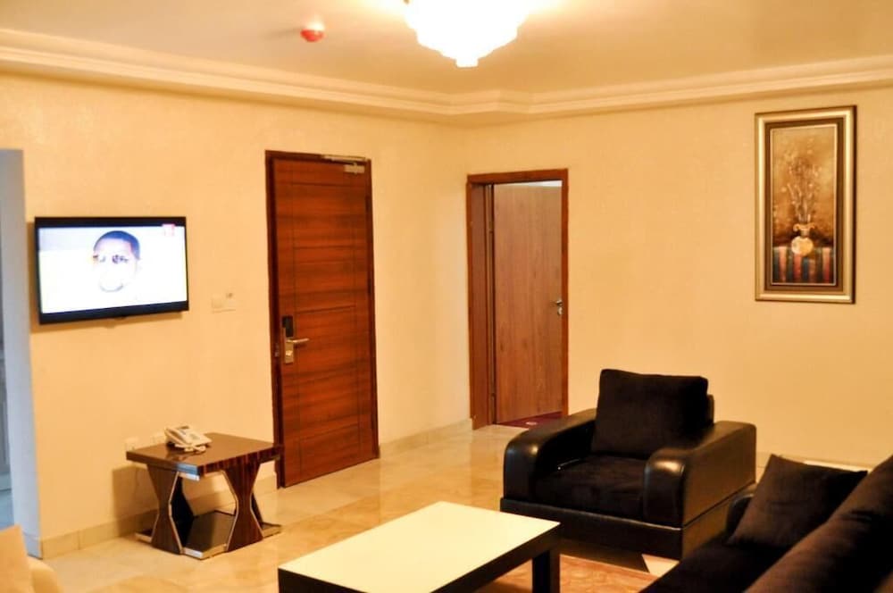 Caledonian Suites 49/63