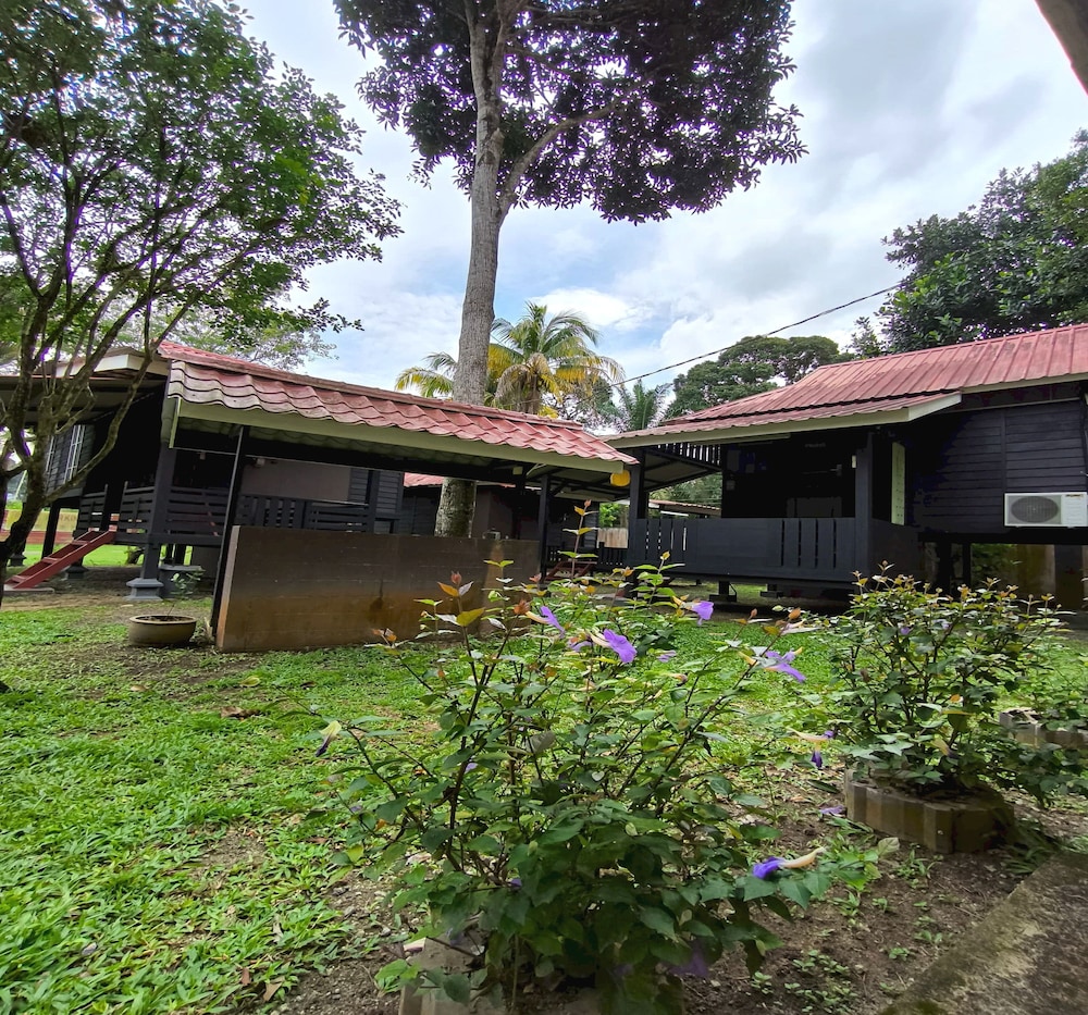 OYO 90906 Rumah Rehat Awana 41/45