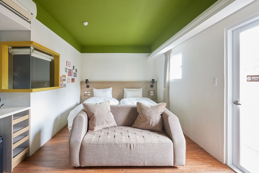 SUPERIOR, TWIN BEDS